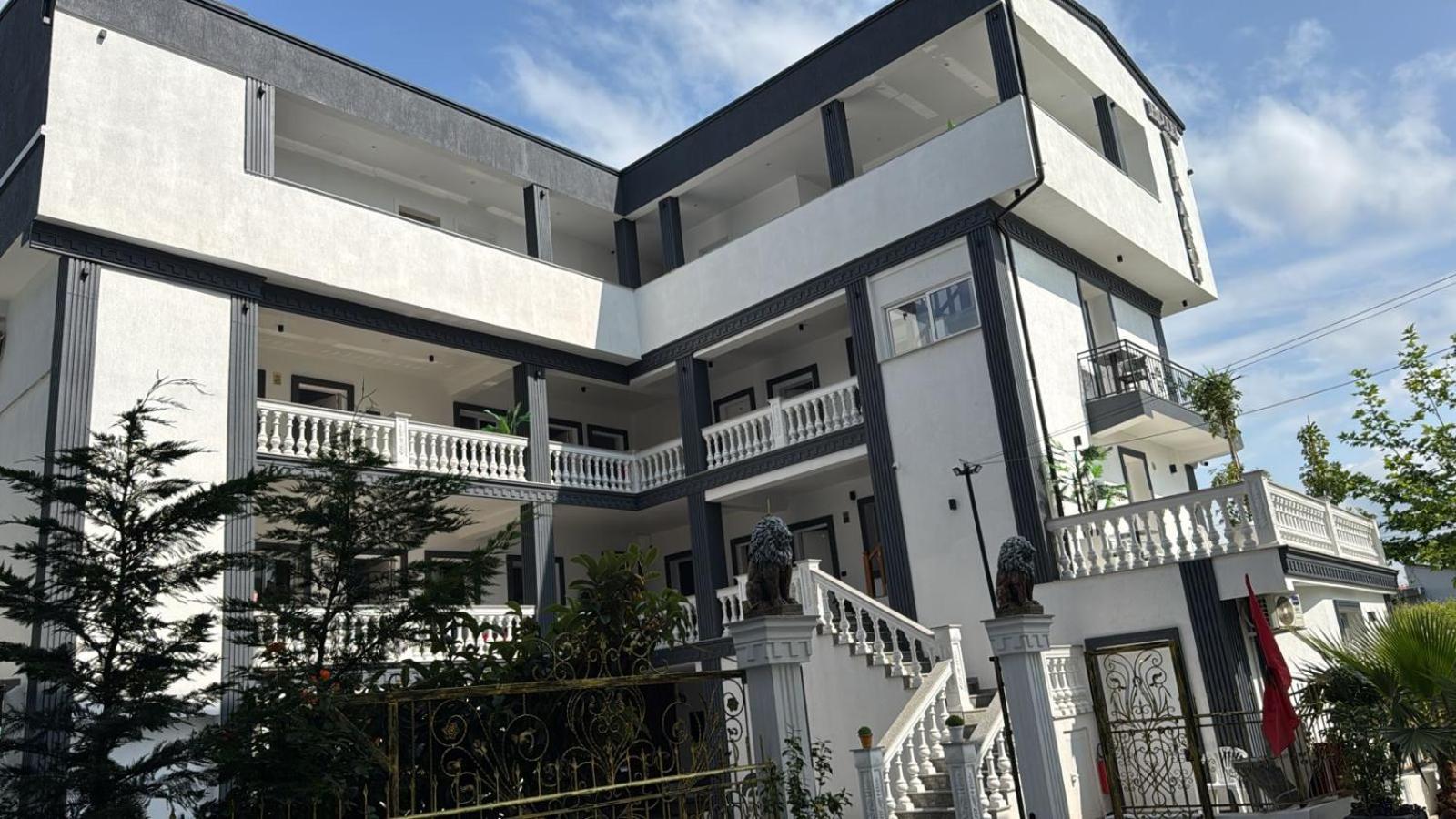 Hotel Aaron *