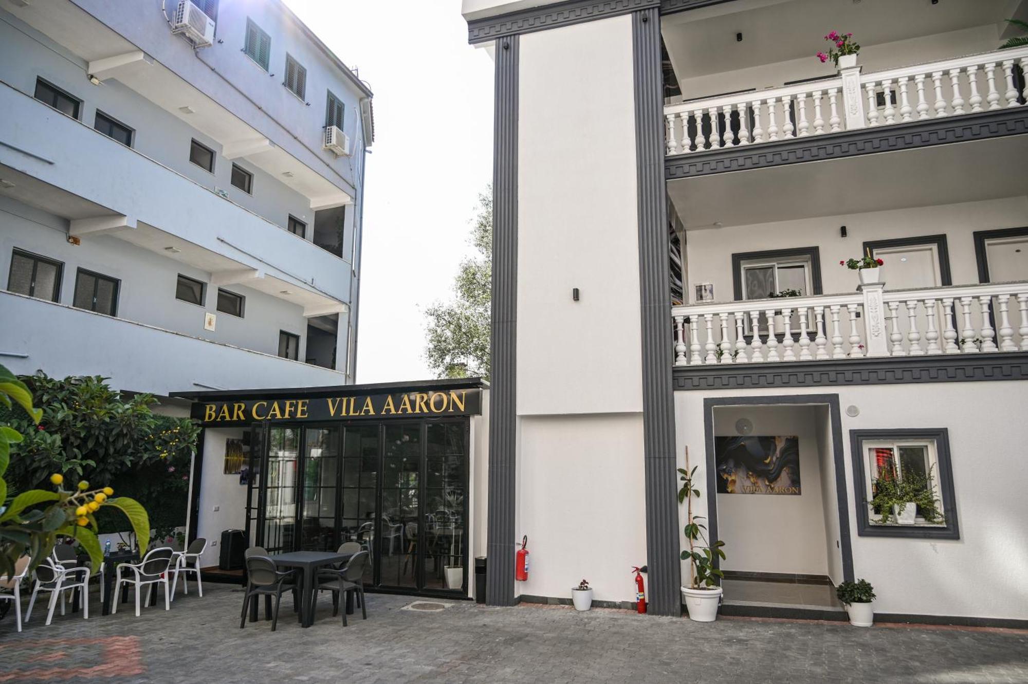 Hotel Aaron *